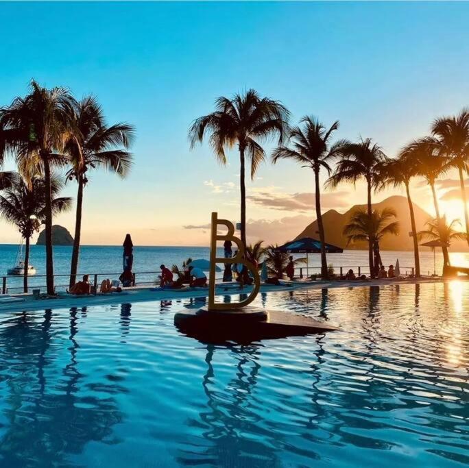 Appartement Terrasse Vue Mer Et Piscine Le Diamant Zewnętrze zdjęcie